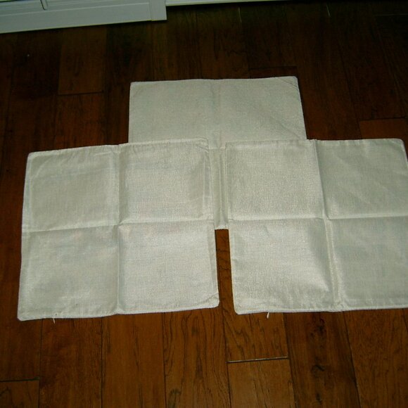 NEW 17 x 17” Holiday Throw Pillow Covers (3), NWOT - Picture 4 of 4